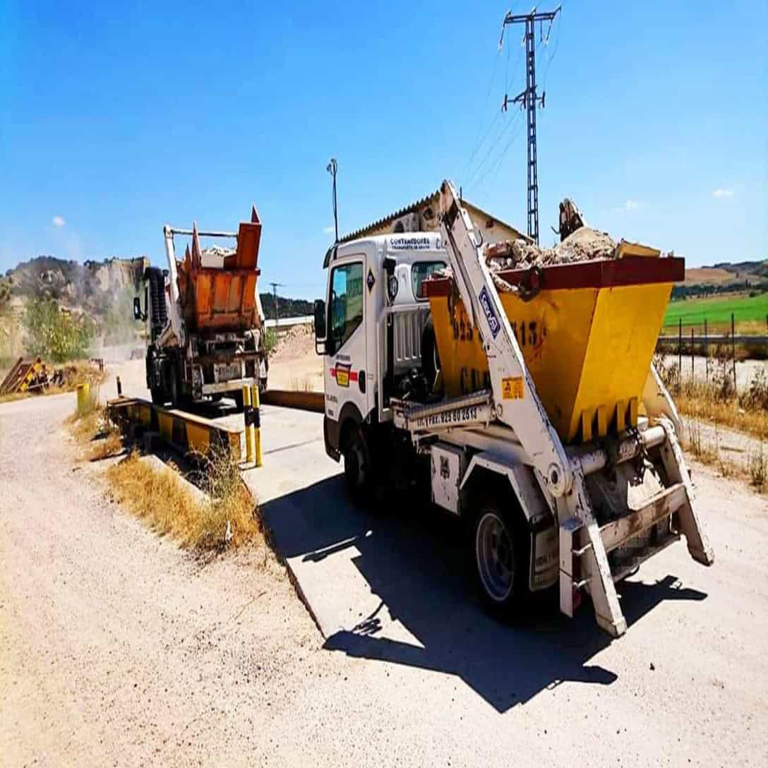 Transporte de áridos. Contenedores Cuesta S.L